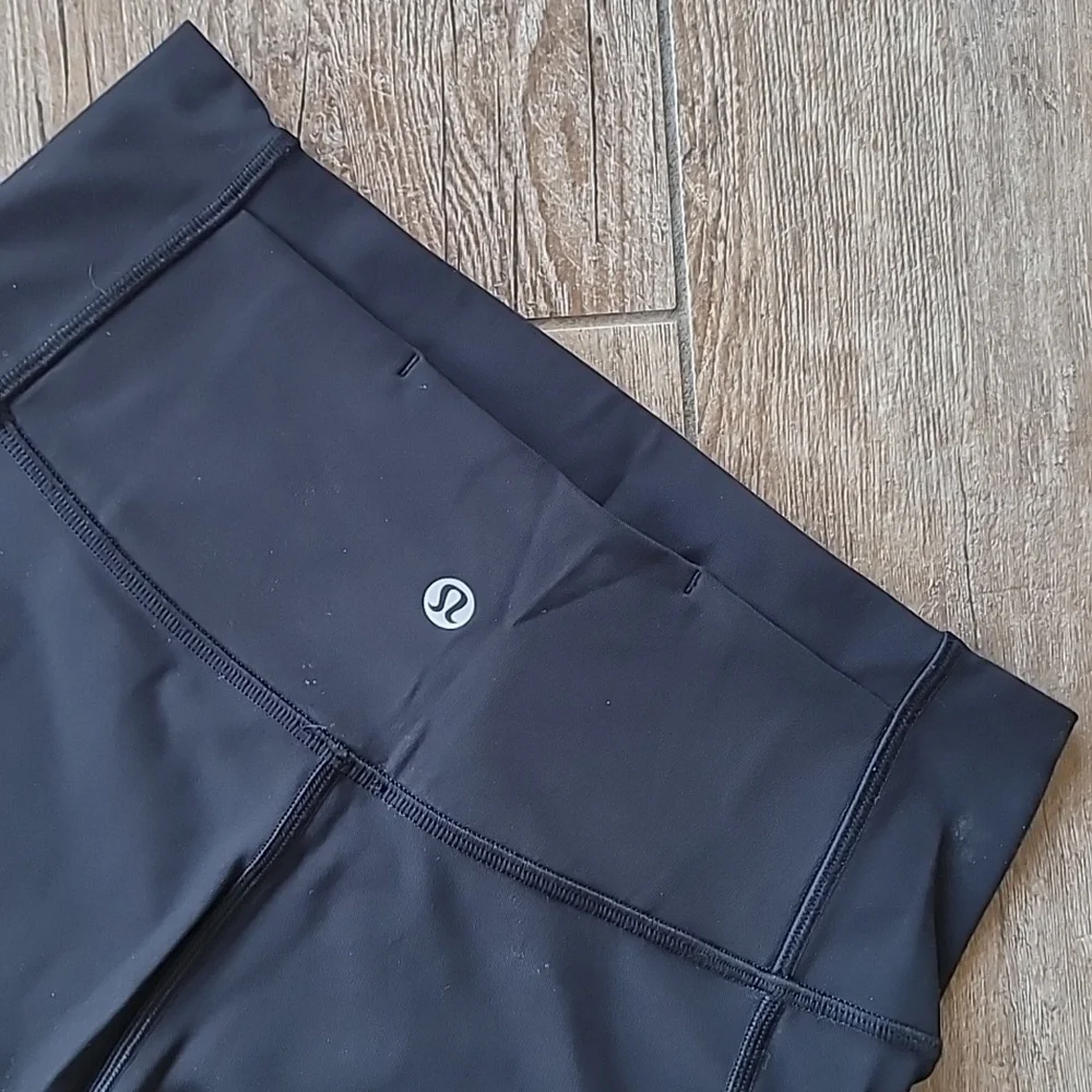 Lululemon Play Off The Pleats Tight 25in Black Style W5AY7S Size 6